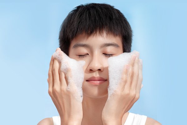 配资炒股新手入门 护肤市场新蓝海：青少年护肤需求崛起，母婴品牌抢占先机